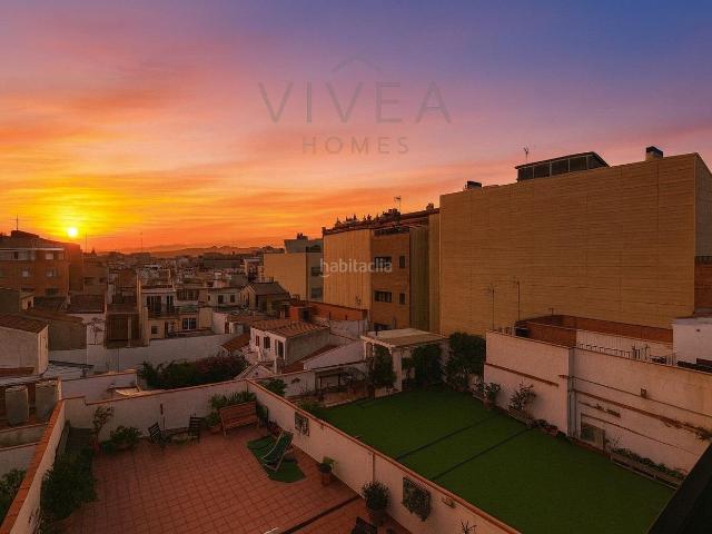 Ático en venta en Terrassa, San Pere. Impresionante ÁticoDúplex de 147 m2 con 4 dormitorios, 3 baños, parking y trastero, en excelente ubicación!. Áticos.