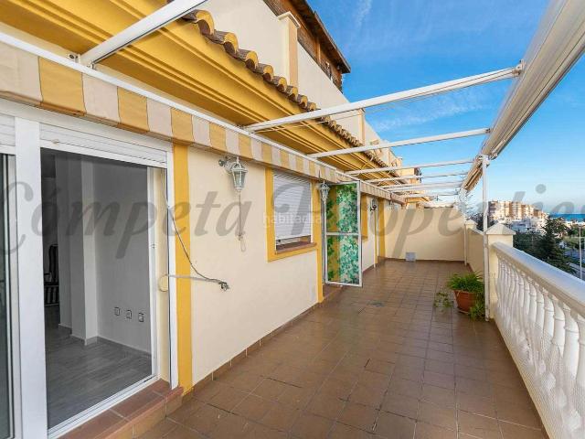 Ático en venta en Torre del Mar, Paseo Marítimo de Levante. Fabuloso apartamento en Algarrobo Costa con plaza de parking. Solo 180m. de la playa. Áticos Torre del.