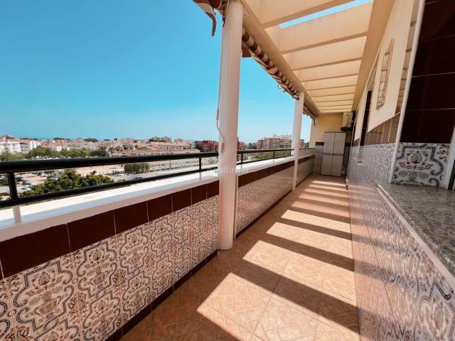 Ático en venta en Torremolinos, Ayuntamiento. Espectacular ático con terraza infinita y luz todo el día. Áticos.