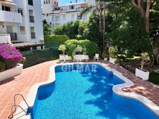 Ático en venta en Torremolinos, La Carihuela Los Nidos. Exclusivo ático dúplex con terraza y vistas al mar en La Carihuela, Torremolinos Imagina despertar cada mañana con la brisa marin. Áticos.