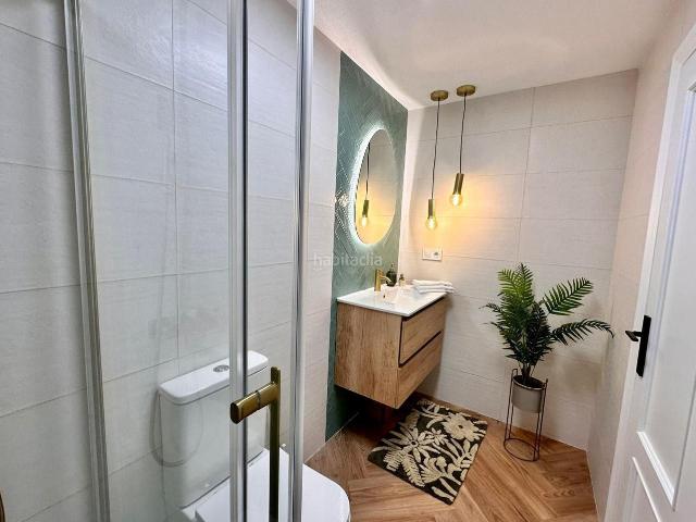 Ático en venta en Torrevieja, Avenida Habaneras Curva de Palangre. Apartamento a tan solo 350 metros de la Playa del Cura. Áticos.