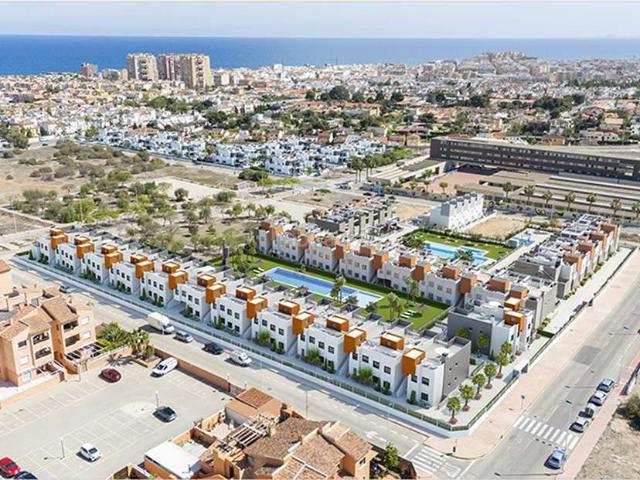 Ático en venta en Torrevieja, Aguas Nuevas. Áticos.
