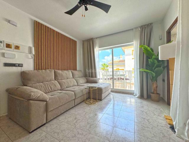 Ático en venta en Torrevieja, Cañada del Molino. Nos enorgullece presentar esta rara oportunidad de adquirir un duacuteplex bellamente renovado en la icoacutenica urbanizacioacute. Áticos.
