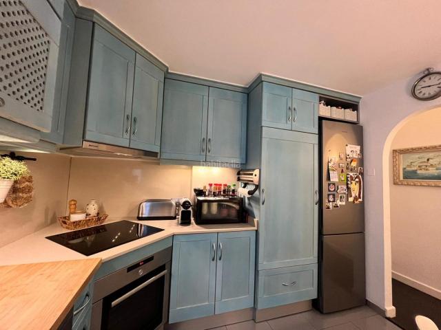 Ático en venta en Torrevieja, Centro Muelle Pesquero. Ático exclusivo en el centro de Torrevieja, a 500 m del nuevo puerto. Áticos.