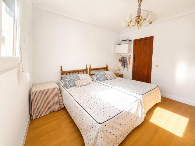 Ático en venta en Torrevieja, Centro Muelle Pesquero. Increible atico con vistas al mar muy soleado!. Áticos.