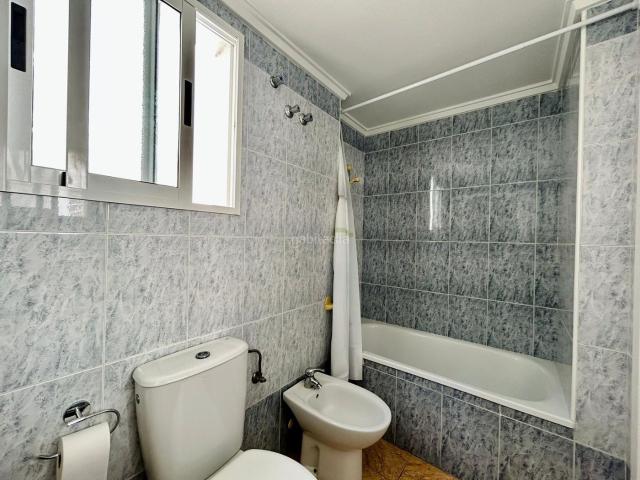 Ático en venta en Torrevieja, El Molino. Apartamento en TorreviejaEste apartamento ofrece una excelente oportunidad para crear un hogar adaptado a su propio estilo y neces. Áticos.