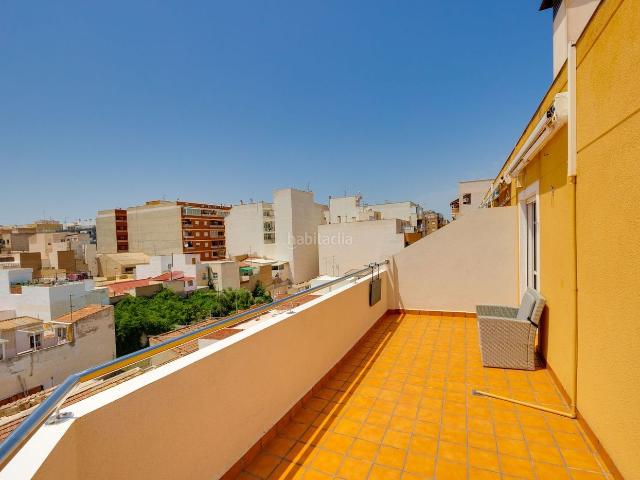 Ático en venta en Torrevieja, El Molino. ÁTICO CON TERRAZA DE 32 M² Y PLAZA DE GARAJE PRIVADA. Áticos.