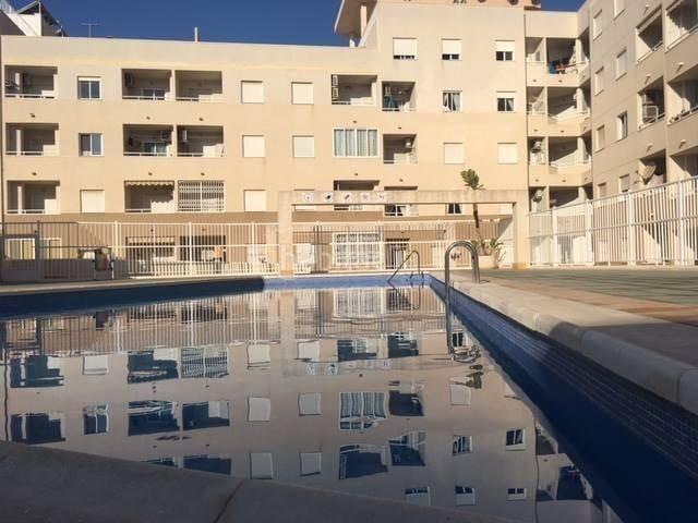 Ático en venta en Torrevieja, El Molino. GRAN ÁTICO EN TORREVIEJA 2 HAB, 1 BAÑO. Áticos.