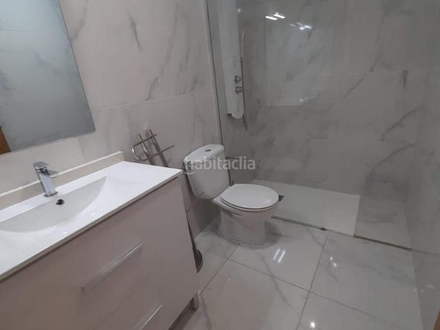 Ático en venta en Torrevieja, El Molino. REF. 38 Ático soleado con terraza en Zona Parque de las Naciones Torrevieja. Áticos.