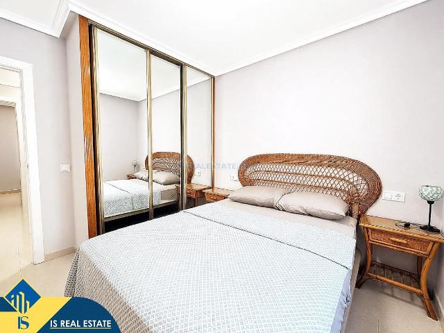 Ático en venta en Torrevieja, El Acequión. Ático con piscina comunitaria, en la provincia de Alicante, en la ciudad de Torrevieja, en la zona de Playa del Acequión. 2 habita. Áticos.