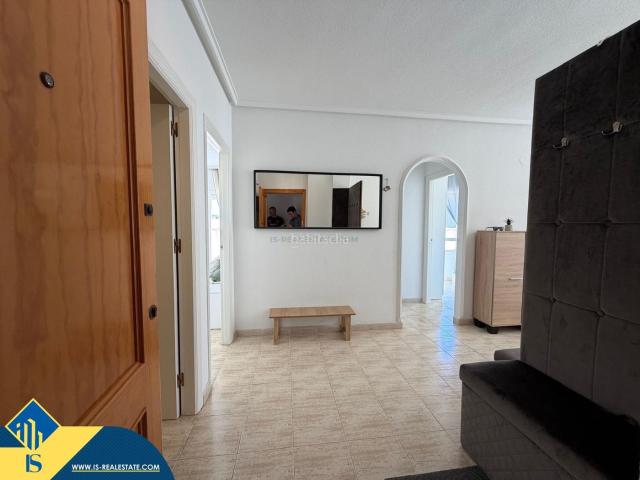 Ático en venta en Torrevieja, El Acequión. Ático con piscina comunitaria, en la provincia de Alicante, en la ciudad de Torrevieja, en la zona de Playa del Acequión. 3 habita. Áticos.