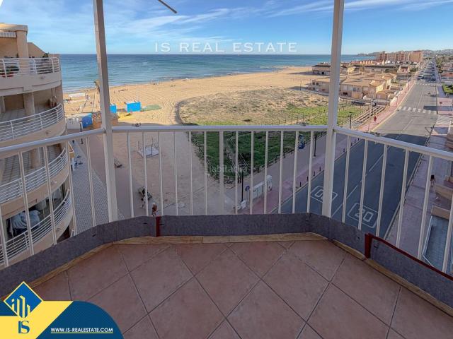 Ático en venta en Torrevieja, Gaspar Perelló. Ático con terraza, en la provincia de Alicante, en la ciudad de Torrevieja, en el barrio de La Mata. 3 habitaciones 99 m² A 25. Áticos.