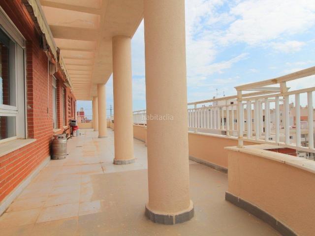 Ático en venta en Torrevieja, Las Piscinas Naturales. Atico con gran Terraza en la Playa del Cura. Áticos.