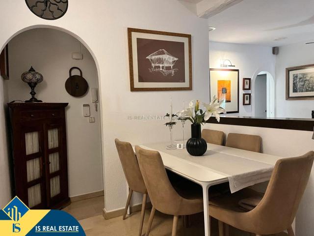 Ático en venta en Torrevieja, Las Piscinas Naturales. Ático con terraza, en la provincia de Alicante, en la ciudad de Torrevieja, en la zona de Playa del Cura. 3 habitaciones 65 m². Áticos.