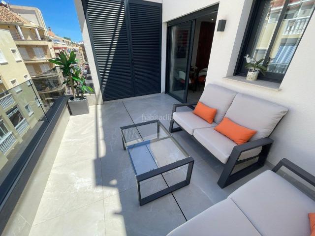 Ático en venta en Torrevieja, Las Piscinas Naturales. Ático elegante junto a la playa!. Áticos.