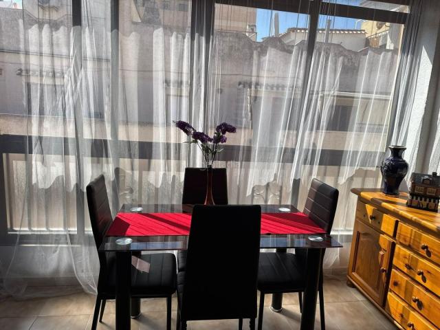 Ático en venta en Torrevieja, Los Europeos. ATICO CON SOLARIUM PRIVADO A POCOS METROS DE LA MATA PLAYA. Áticos.