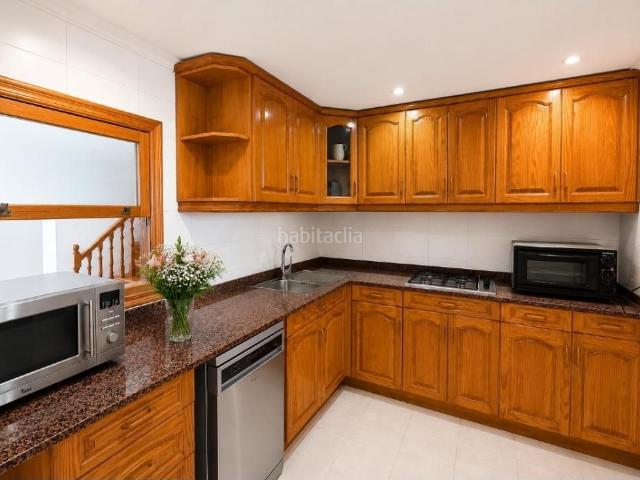 Ático en venta en Torrevieja, Los Europeos. Espectacular Ático Dúplex a 200m del mar con vistas directas y gran potencial de inversión Posibilidad de segregación. Áticos.
