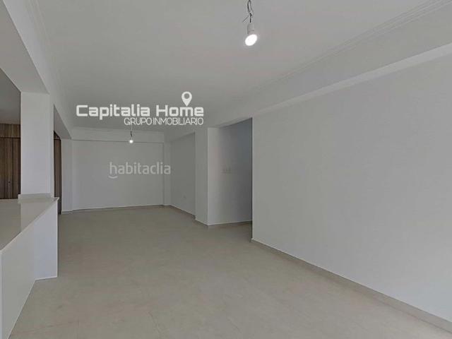 Ático en venta en Torrevieja, Los Europeos. Siente el Mar Desde lo Alto en Este Ático Único. Áticos.