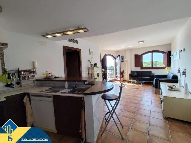 Ático en venta en Torrevieja, Punta Prima. Ático con piscina comunitaria, en la provincia de Alicante, en la ciudad de Torrevieja, en el barrio de Los Balcones. 2 habitacion. Áticos.