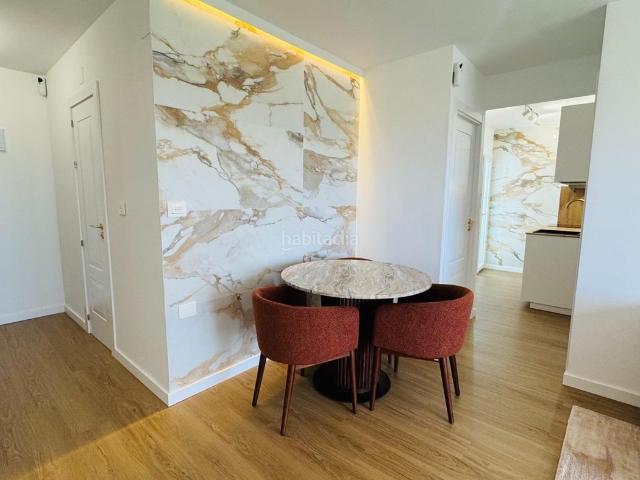 Ático en venta en Torrevieja, Punta Prima. Ático reformado a 500 m de la playa, con piscina comunitaria y vistas al mar en Punta Prima. Áticos.