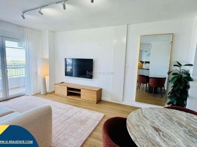 Ático en venta en Torrevieja, Punta Prima. Ático reformado con piscina comunitaria, en la provincia de Alicante, en la localidad de Torrevieja, en el barrio de Los Balcones. Áticos.