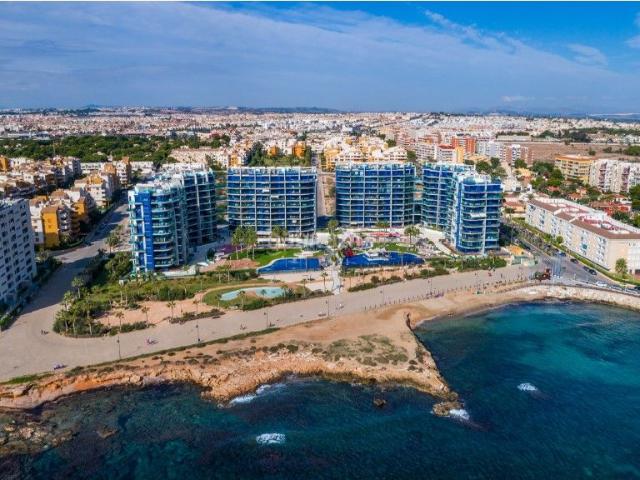 Ático en venta en Torrevieja, Punta Prima. Exclusivo Ático de Lujo con Solárium Privado. Áticos.