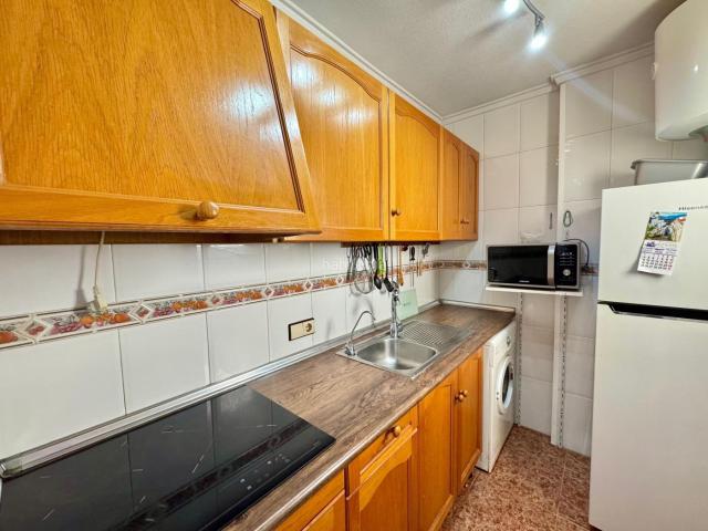 Ático en venta en Torrevieja, Parque de las Naciones. Ático en Torrevieja con orientación sur, cerca del mar. Áticos.