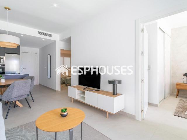 Ático en venta en Torrevieja, Torreblanca. Ático de obra nueva con gran solárium privado a 700 m de la playa en La Mata, Torrevieja. Áticos.