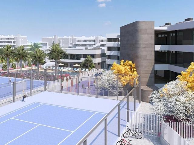 Ático en venta en Torrevieja, Zona Carrefour Urbanizaciones. Ático de 2 dormitorios y 2 baños con piscina y jardín en Torrevieja. Áticos.