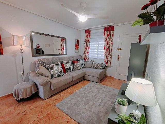 Ático en venta en Torrevieja, Zona Carrefour Urbanizaciones. Ático en una zona tranquila!. Áticos.