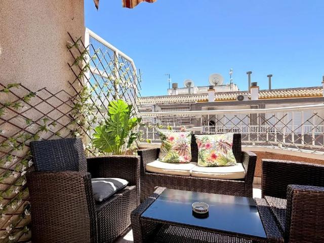 Ático en venta en Torrevieja, Zona Playa de los Locos. Atico en venta en Playa de los Locos, 2 dormitorios. Áticos.