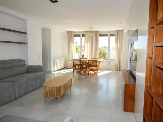 Ático en venta en Valencia, Sant Francesc. ATICO REFORMADO EN VENTA JUNTO A LA PLAZA DEL AYUNTAMIENTO. Áticos.