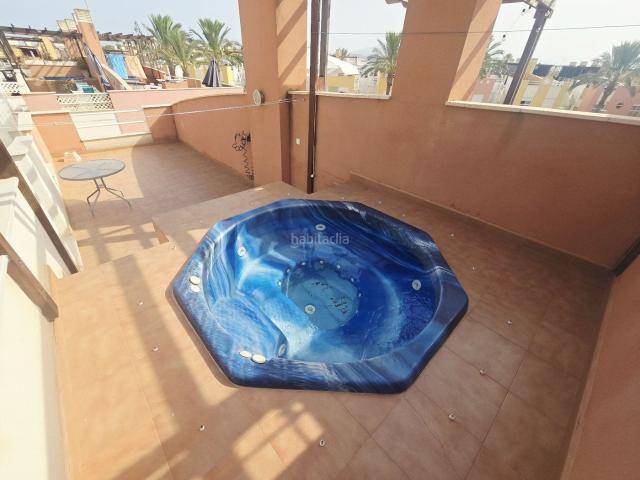 Ático en venta en Vera, Las Marinas Pueblo Laguna. Apartamento en venta en Vera Playa a 100 metros del mar con solárium, jacuzzi, piscina y garaje. Áticos.