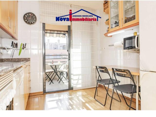 Ático en venta en Viladecans, Vilamarina. Espectacular vivienda totalmente exterior con zona Comunitaria, parking y trastero. Áticos.