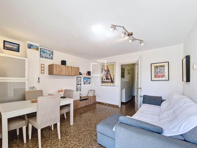 Ático en venta en Vilanova i la Geltrú, Centrevila Costa Dorada. Ático con terraza privada en venta en una ubicación privilegiada en Vilanova i la Geltrú, Barcelona. Áticos Vilanova i la.
