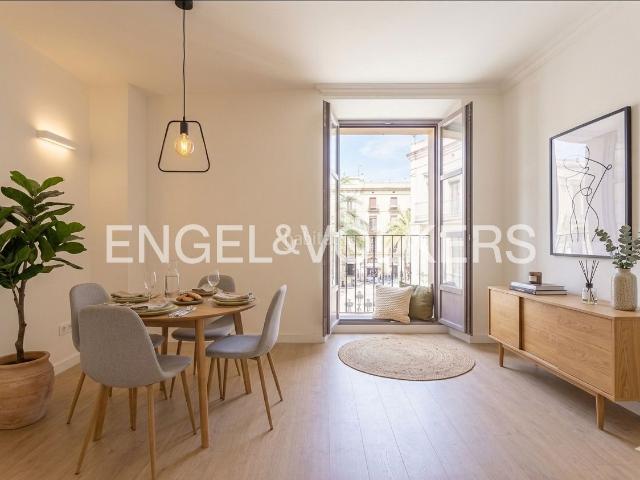 Ático en venta en Vilanova i la Geltrú, Centrevila Costa Dorada. Duplex con terraza en Plaça de la Vila Vistas únicas en el corazón de Vilanova i la Geltrú. Áticos Vilanova i la.