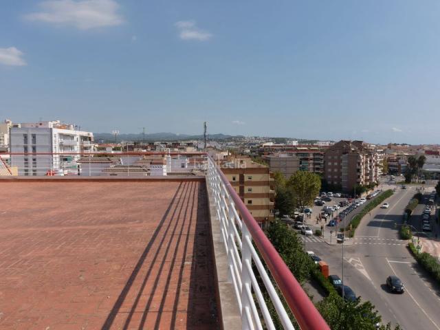 Ático en venta en Vilanova i la Geltrú, Sant Joan Costa Dorada. Ático con vistas al mar y terrazas panorámicas. Áticos Vilanova i la.
