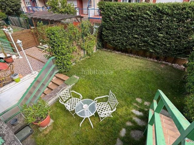 Ático en venta en Villamediana de Iregua. ADOSADO en Villamediana. en la zona de la entrada ZONA RESIDENCIALl privada con piscina con atico y bodega merendero. Áticos Villamediana de.