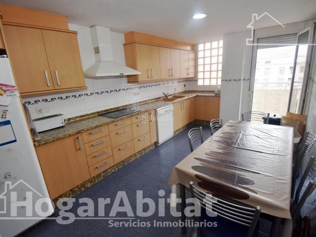 Ático en venta en Villarreal Vila real, Cariñena Carinyena. PRECIOSO ÁTICO DUPLEX CON GARAJE, TRASTERO Y 4 TERRAZAS EN EL CENTRO. Áticos Villarreal Vila.