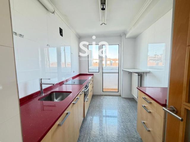 Ático en venta en Vitoria Gasteiz, Arriaga Lakua. EXCLUSIVA SIA Vende ático en la zona de Lakua. Áticos Vitoria.