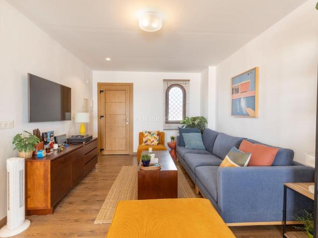 Ático en venta en Zubia La, La Zubia Ciudad. ¡Bienvenidos al hogar de tus sueños! ? Este espectacular ático en La Zubia te ofrece unas vistas impresionantes a la ciudad de Gr. Áticos Zubia.