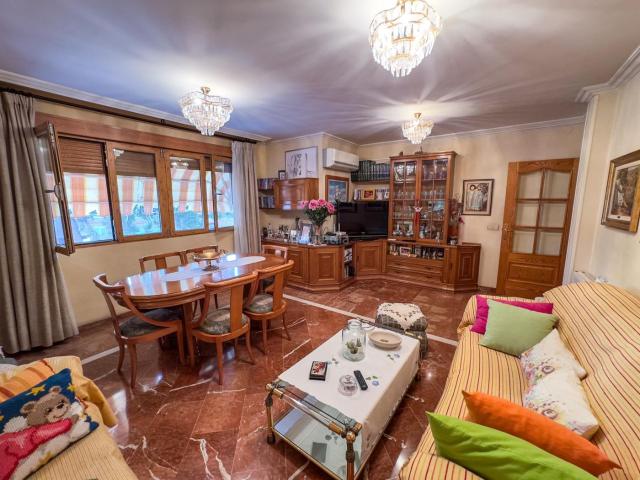Ático en venta en Agost. Piso amplio, cuidado y reformado en Agost Alicante 109 m2 construidos. Áticos.