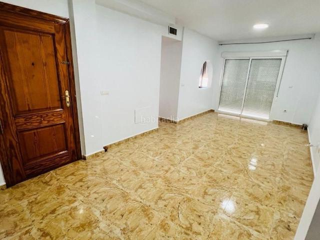 Ático en venta en Águilas, Casco Antiguo. Ático luminoso con gran terraza en la avenida principal de Águilas. Áticos.