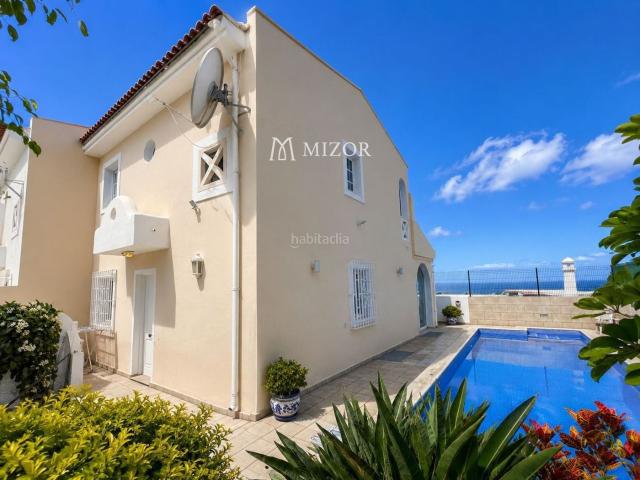 Ático en venta en Adeje, Playa Fañabé Alto. Chalet en venta en el Madroñal, Costa Adeje. Áticos.