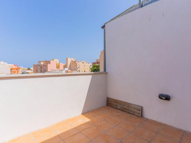 Ático en Venta en Almería Excelente Oportunidad a Solo €86,000