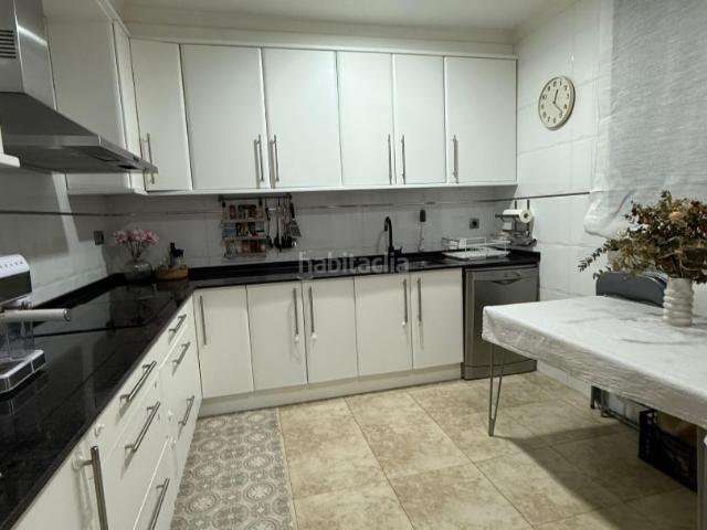 Ático en venta en Alcarràs. Ático dúplex invertido con gran terraza privada, ascensor, parking y 3 habitaciones en Alcarràs. Áticos.