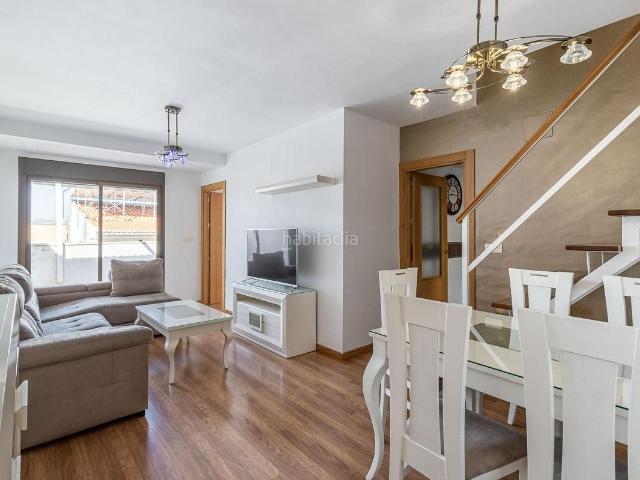 Ático en venta en Alhendín, Polideportivo. ÁTICO DÚPLEX EN VENTA EN ALHENDÍN LISTO PARA ENTRAR A VIVIR Descubre este magnífico ático dúplex situado en una ubicación privi. Áticos.
