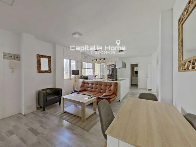 Ático en venta en Alicante, Mercado. Disfruta tu terraza privada y vive con luz. Áticos.