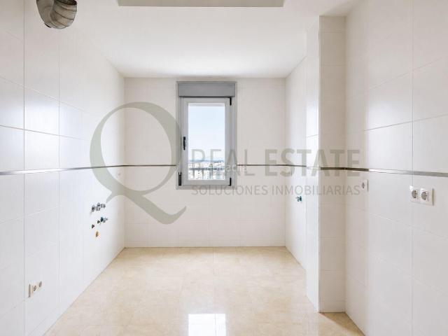 Ático en venta en Alicante, Playa de San Juan. Ático en Playa de San Juan con vistas despejadas y cerca del mar. Áticos.
