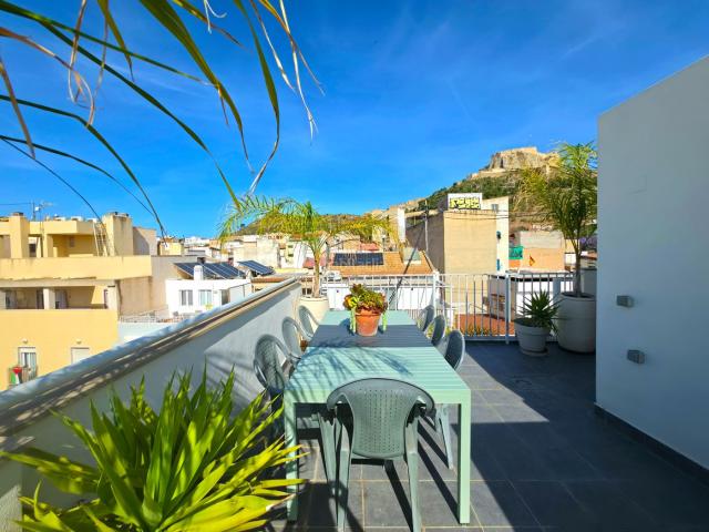 Ático en venta en Alicante, San Antón. ESPECTACULAR ÁTICO CON 2 TERRAZAS. Áticos.